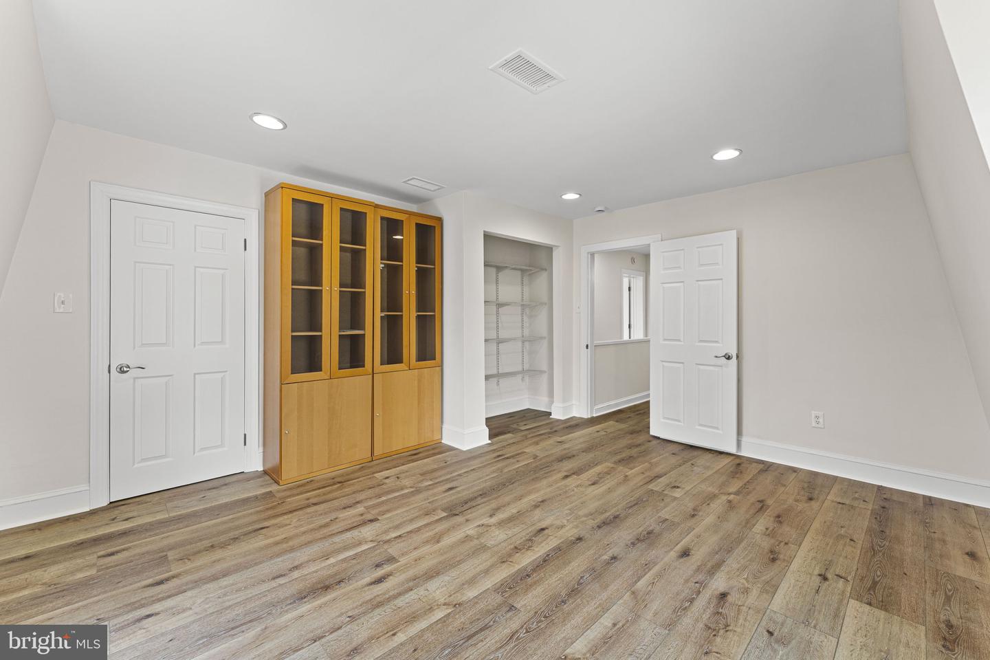 116 E King St Property Photo 20