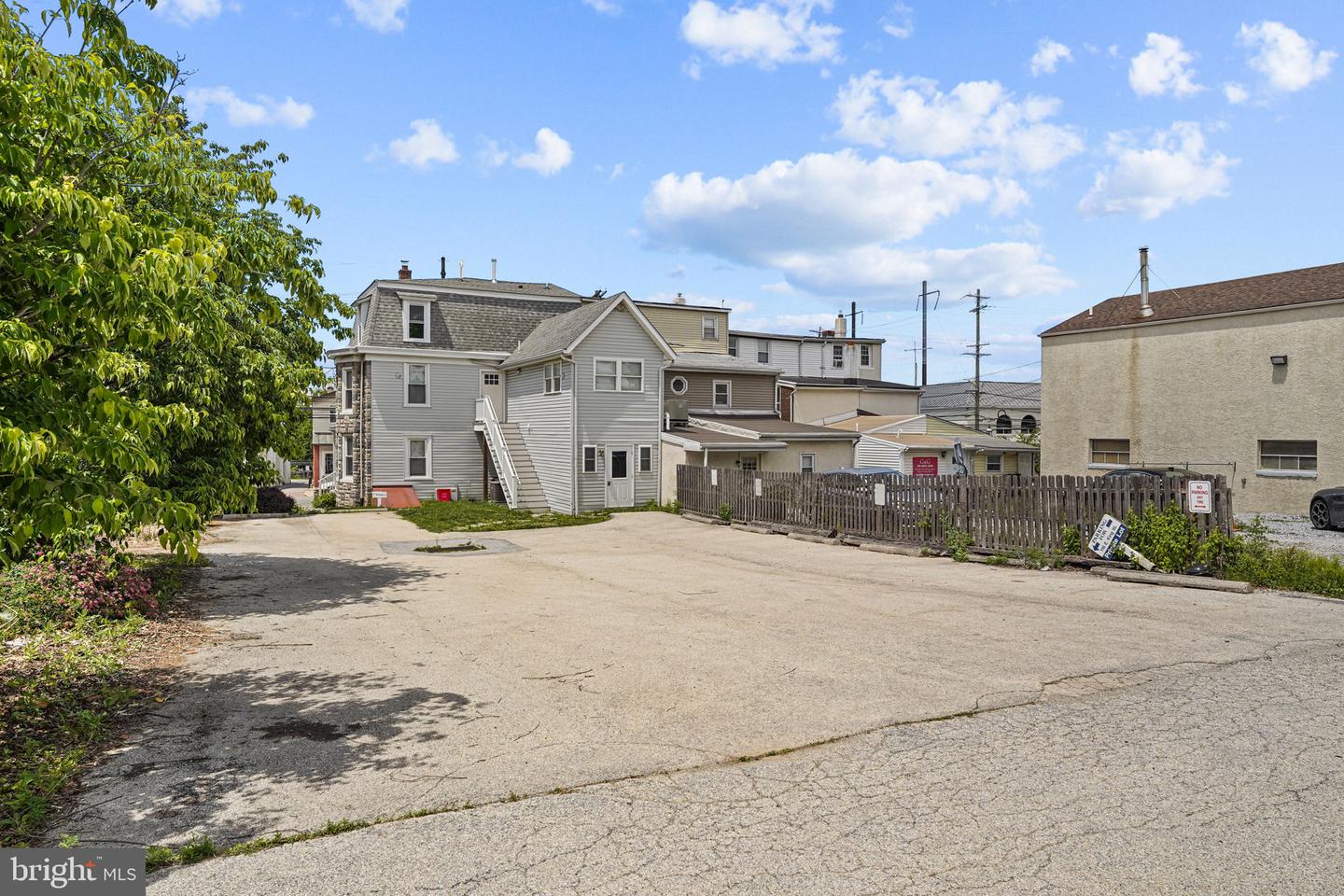 116 E King St Property Photo 25