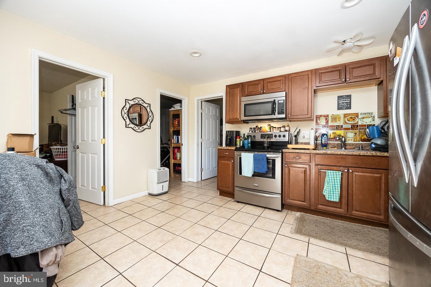 3809 N Humpton Rd Property Photo 5