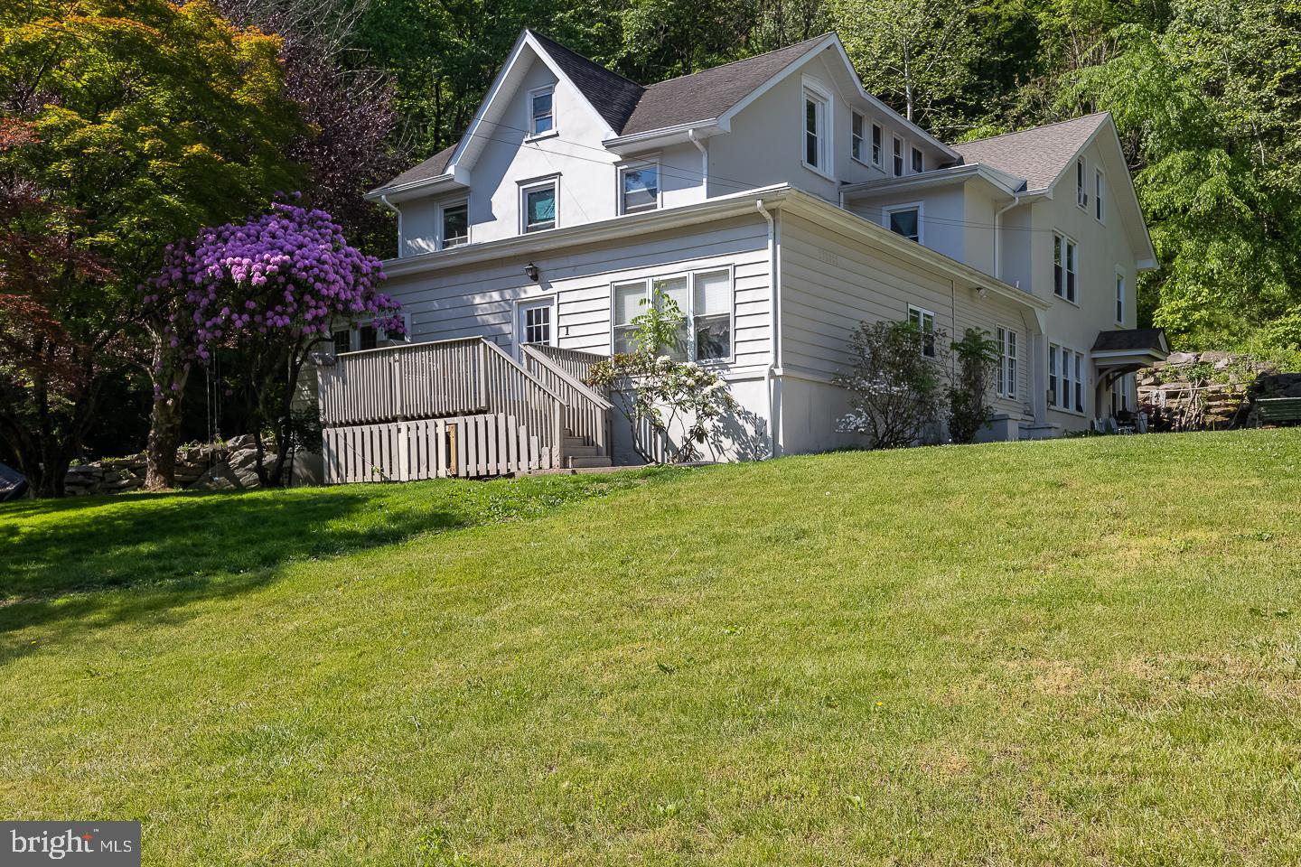 1002 Bondsville Rd Property Photo 2