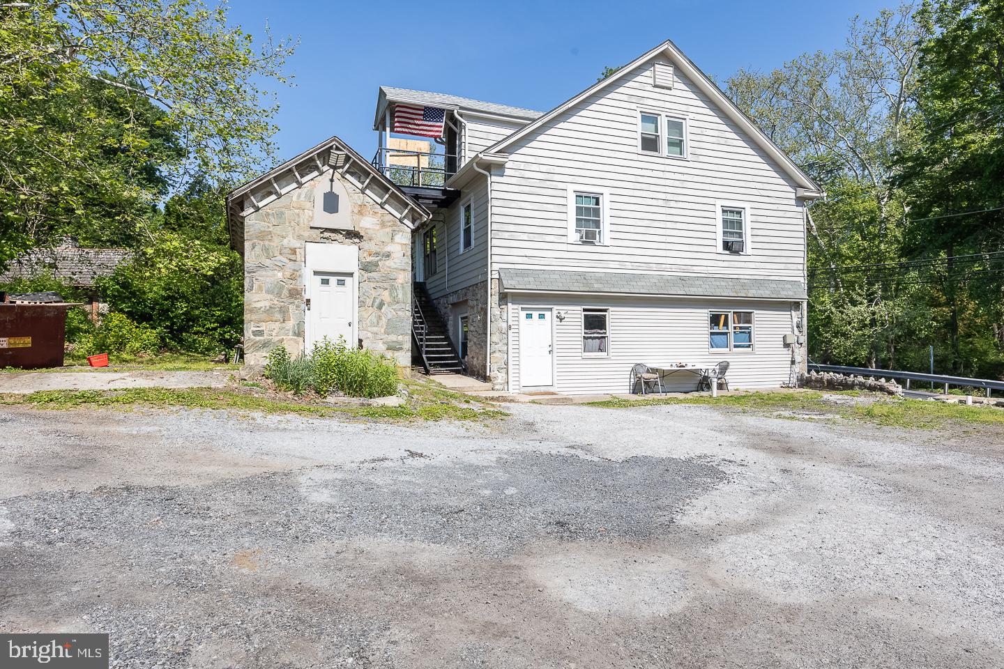 1002 Bondsville Rd Property Photo 3