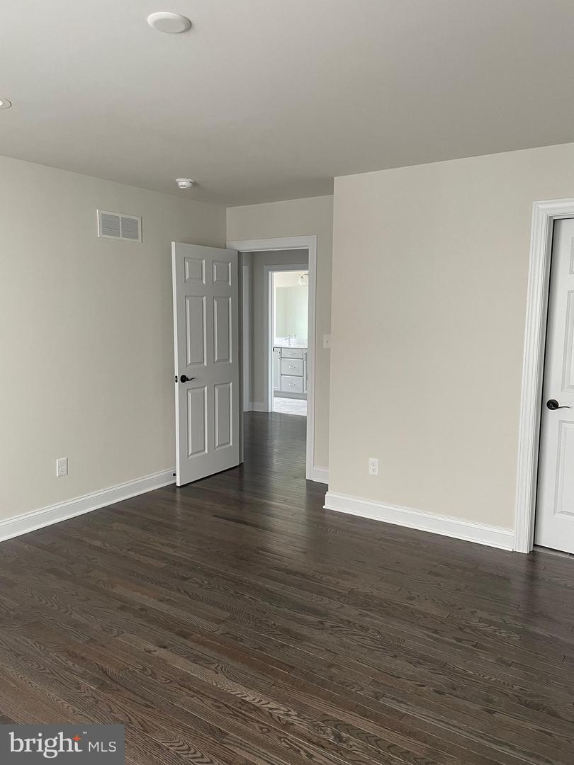 512 Lewis St Property Photo 20