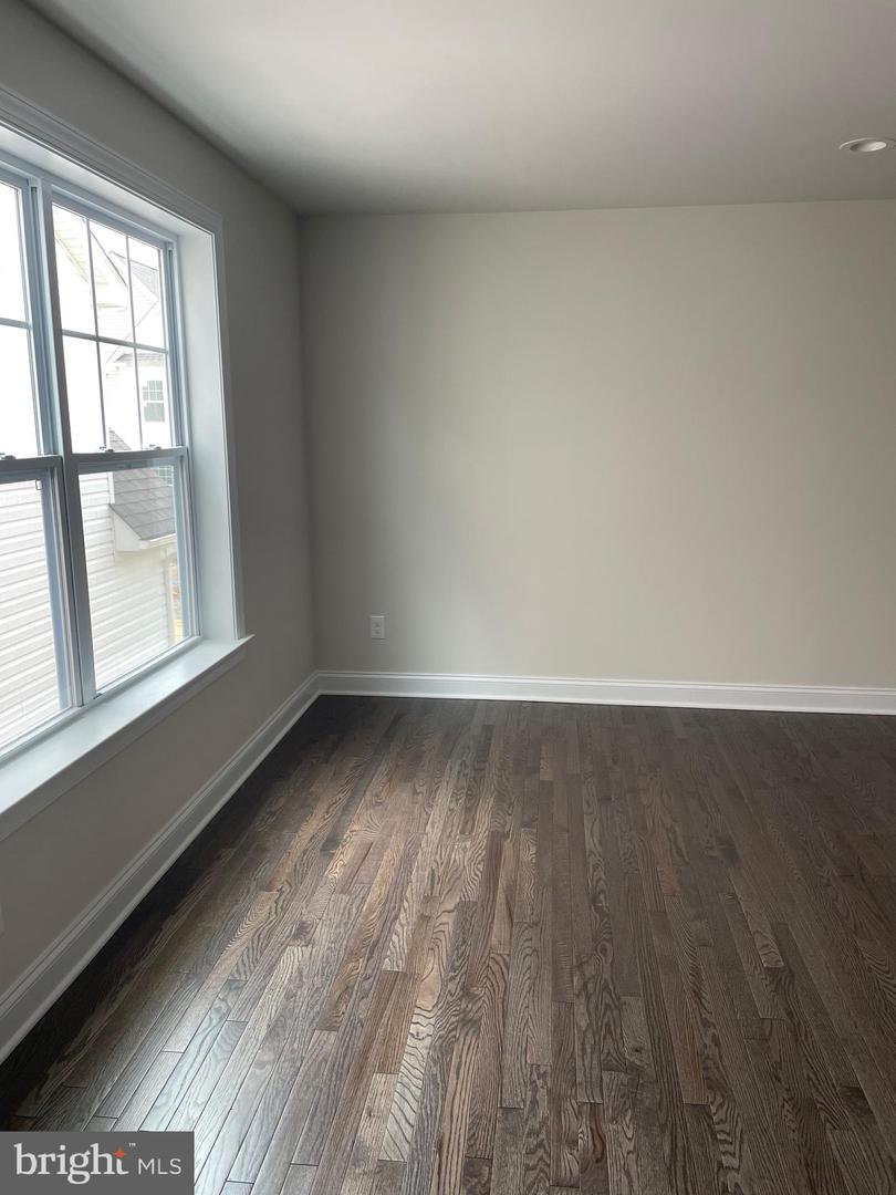 512 Lewis St Property Photo 21