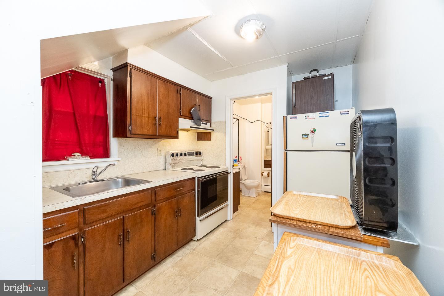 553 E Chestnut St Property Photo 12