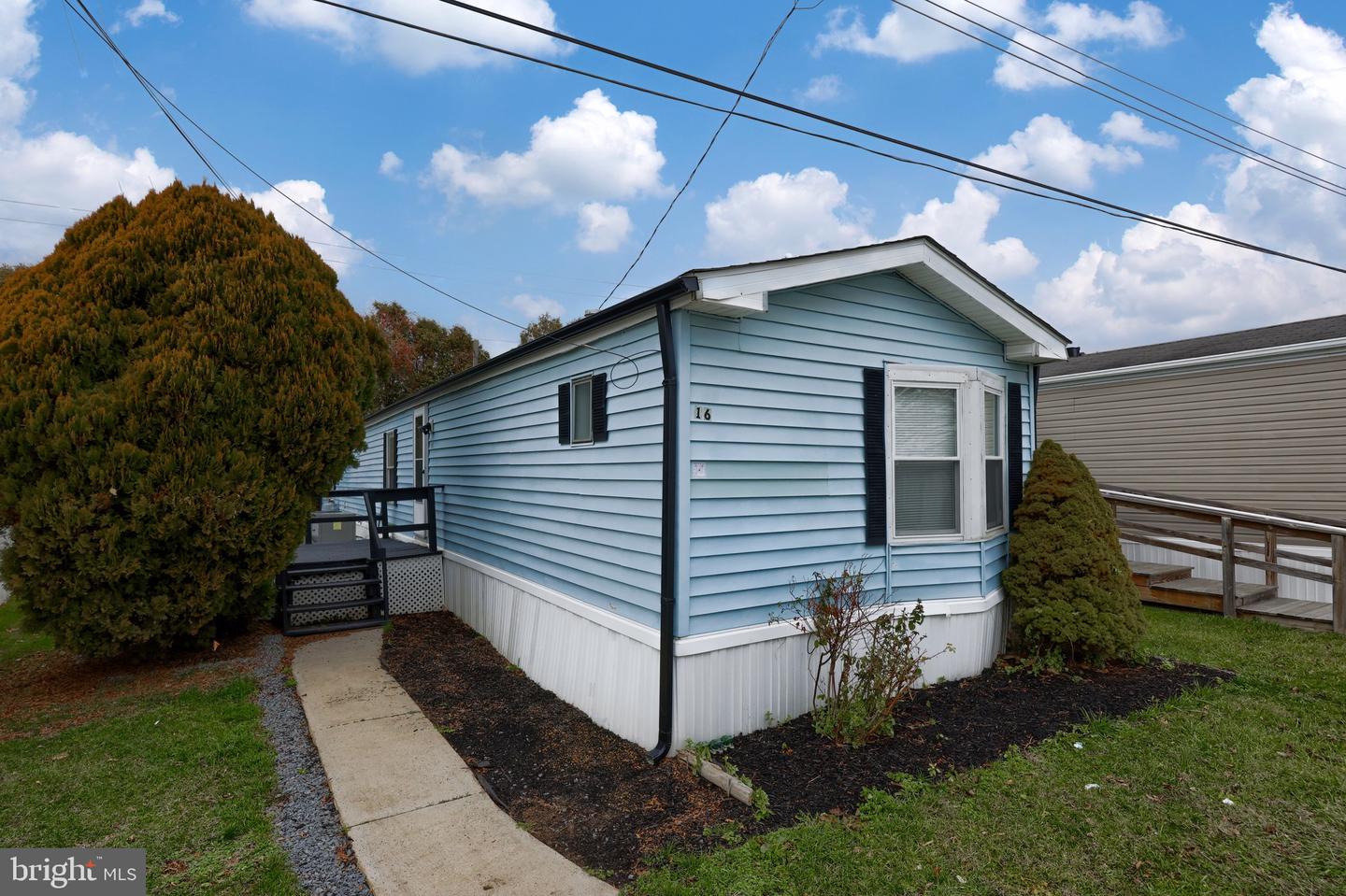 16 HIGHLAND COURT RD