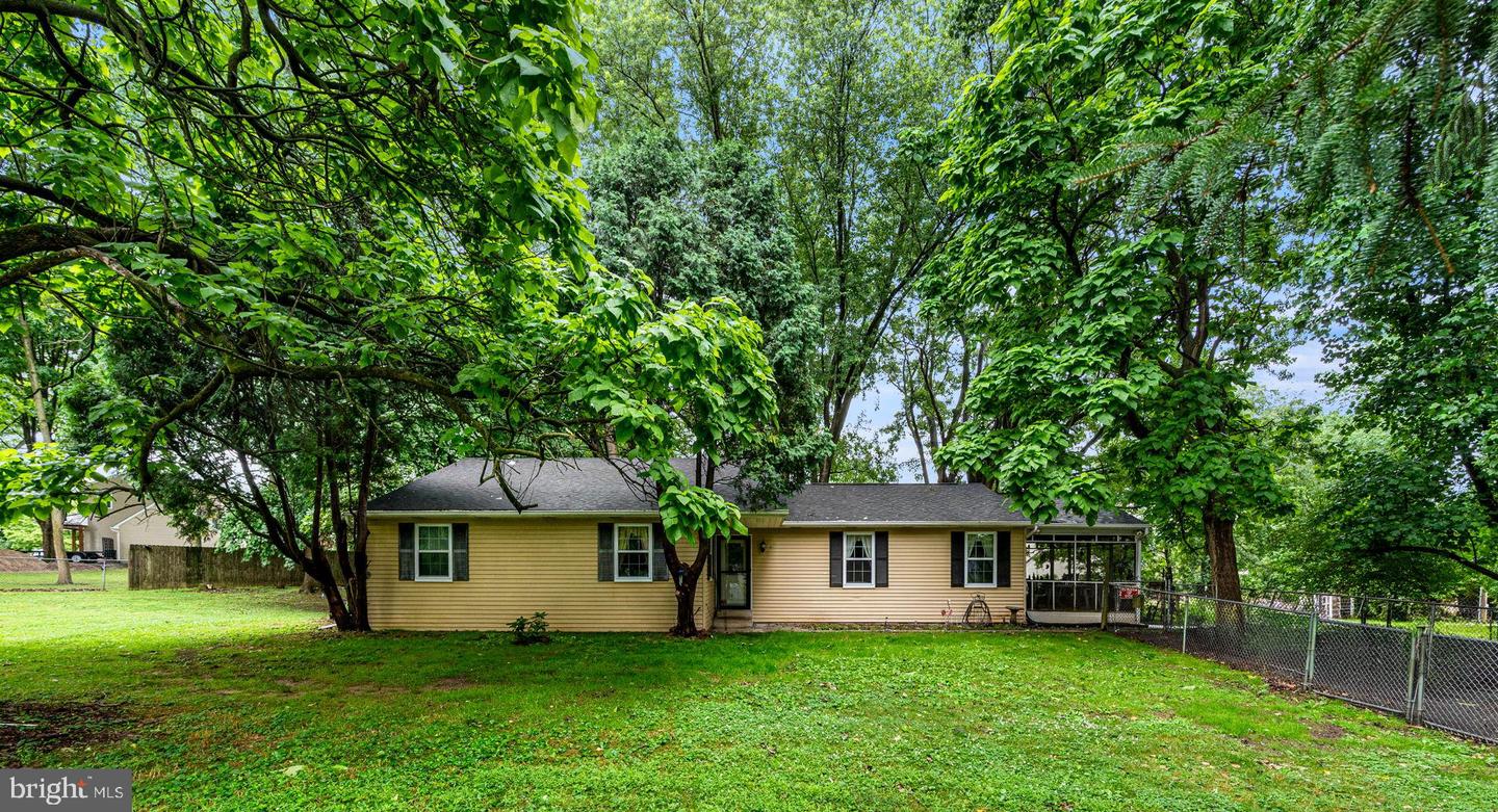 102 Westview Dr Property Photo 1