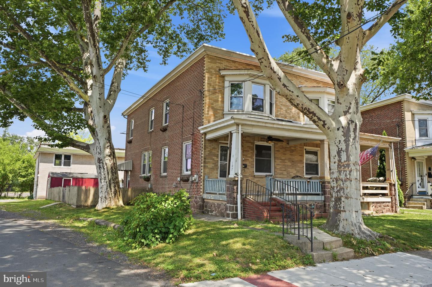 107 E Main St Property Photo 3