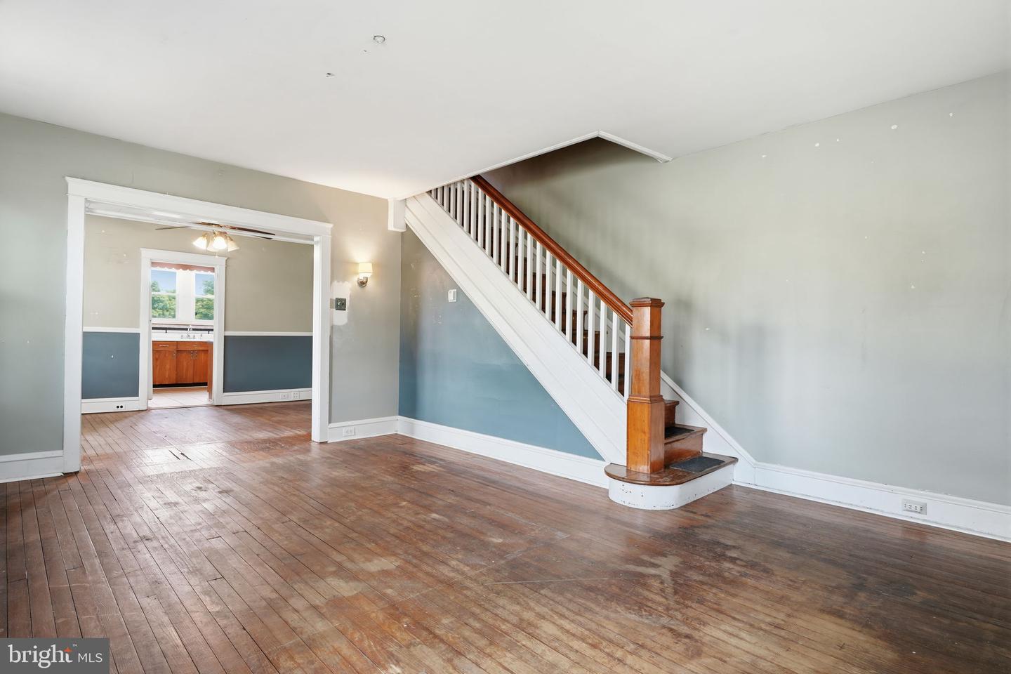 107 E Main St Property Photo 15