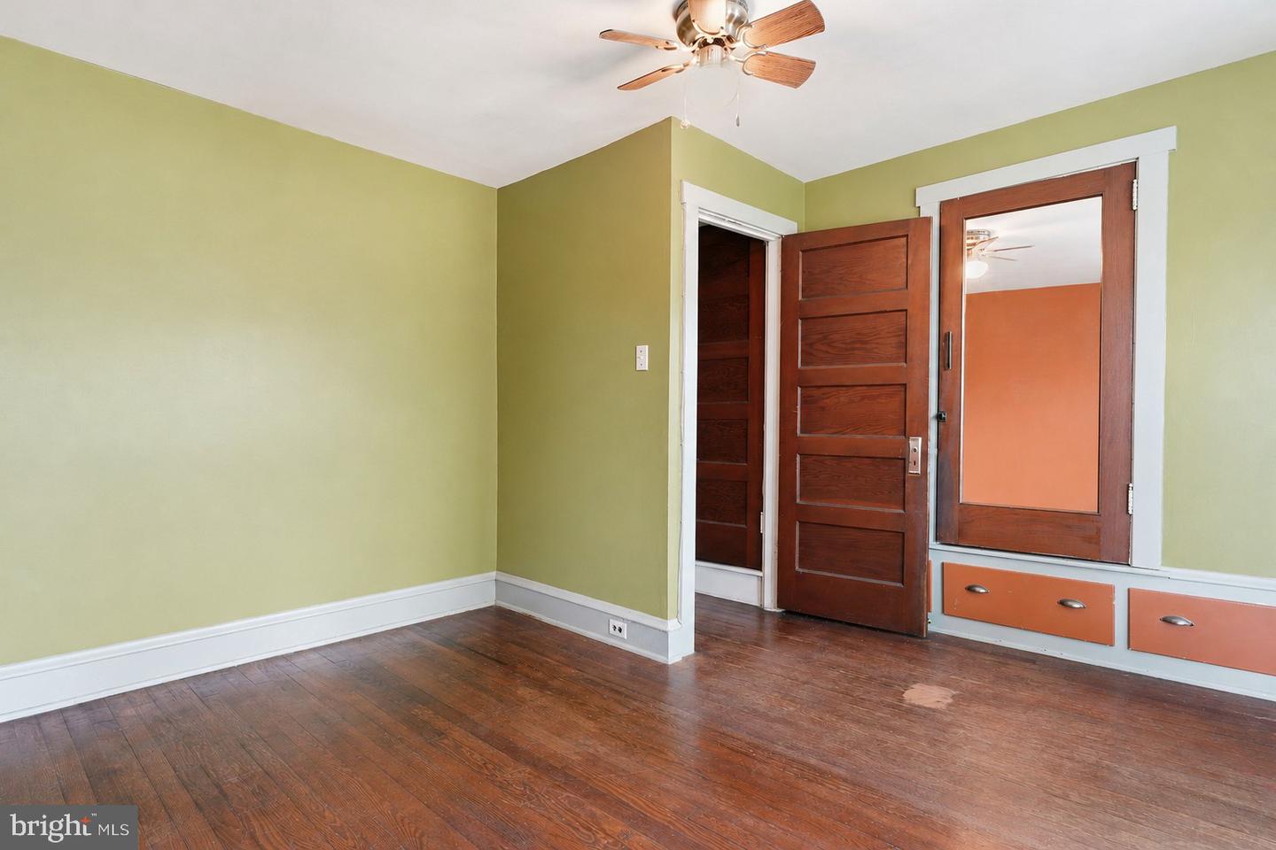 107 E Main St Property Photo 19