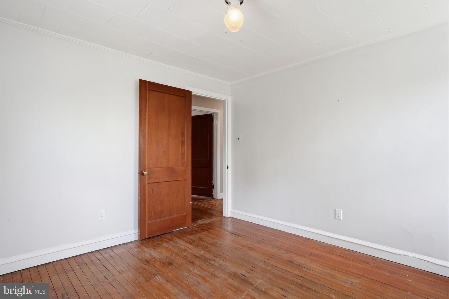 107 E Main St Property Photo 32