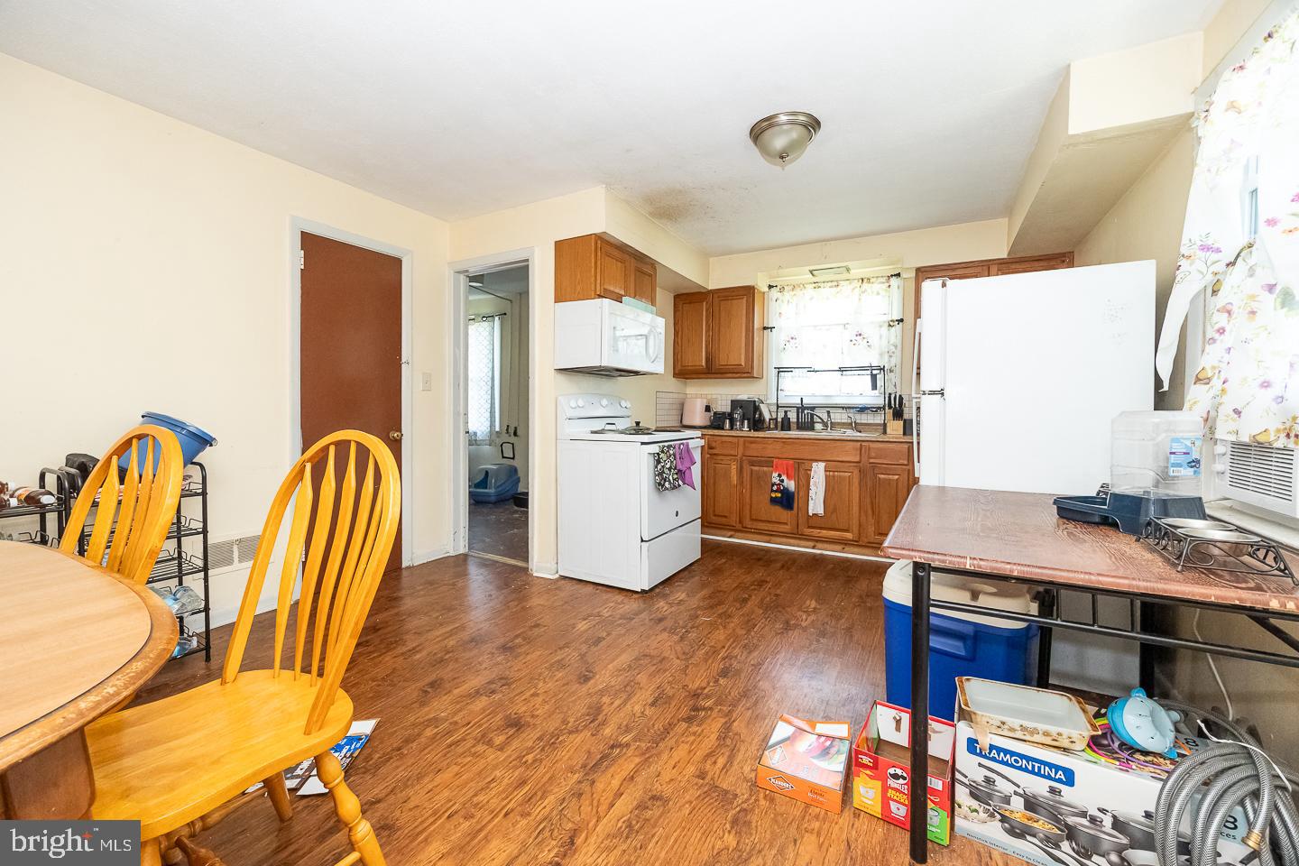 386 Madison St Property Photo 5