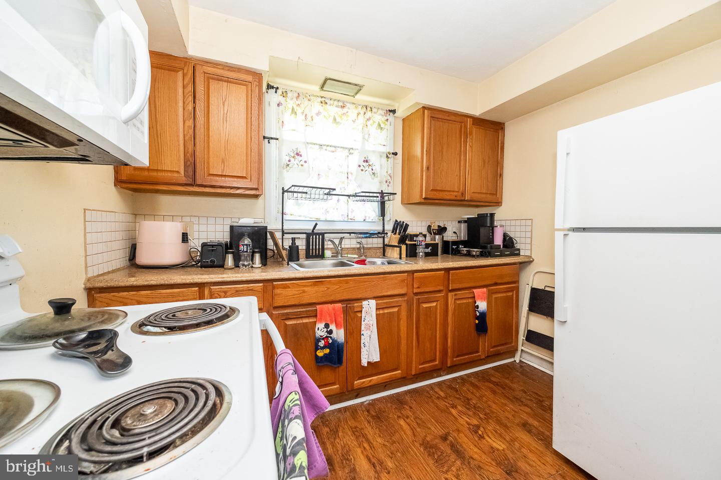 386 Madison St Property Photo 6