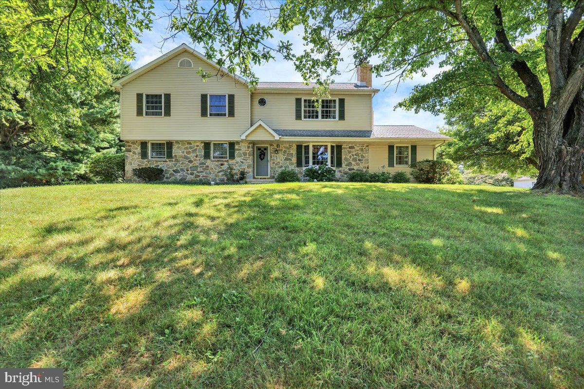 1170 N Manor Rd Property Photo 2