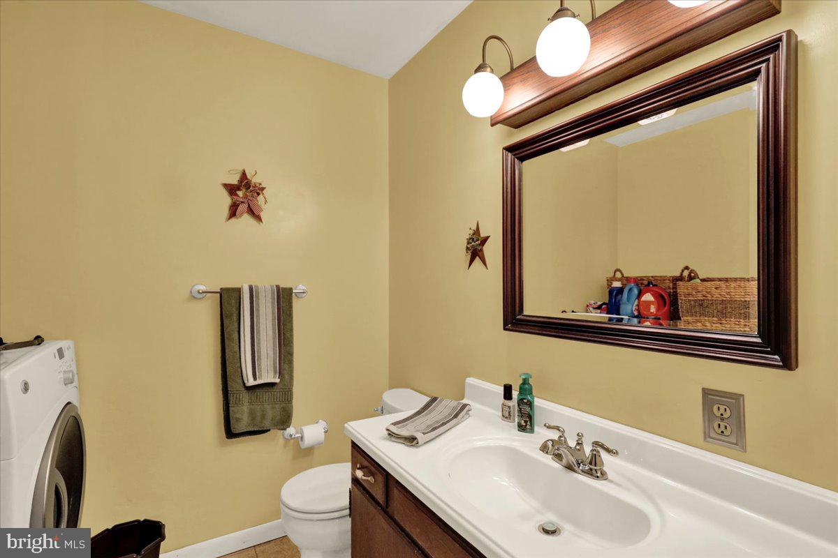 1170 N Manor Rd Property Photo 6