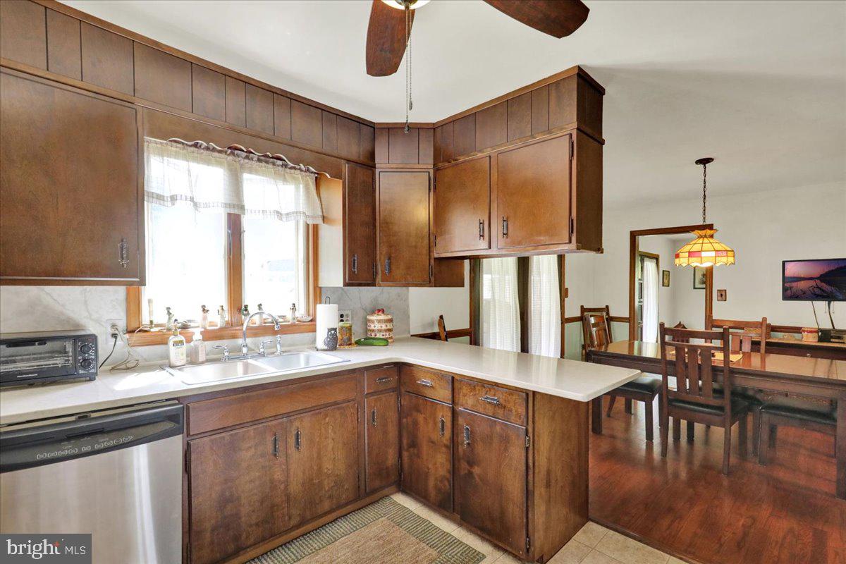 1170 N Manor Rd Property Photo 13