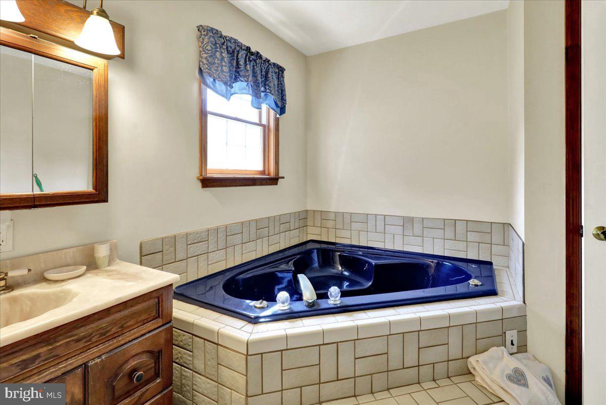 1170 N Manor Rd Property Photo 30