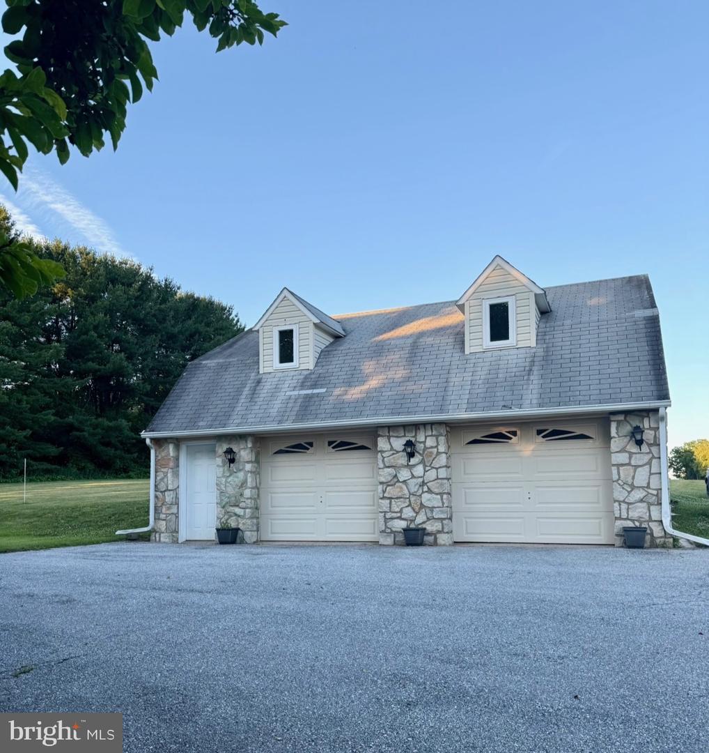1170 N Manor Rd Property Photo 42