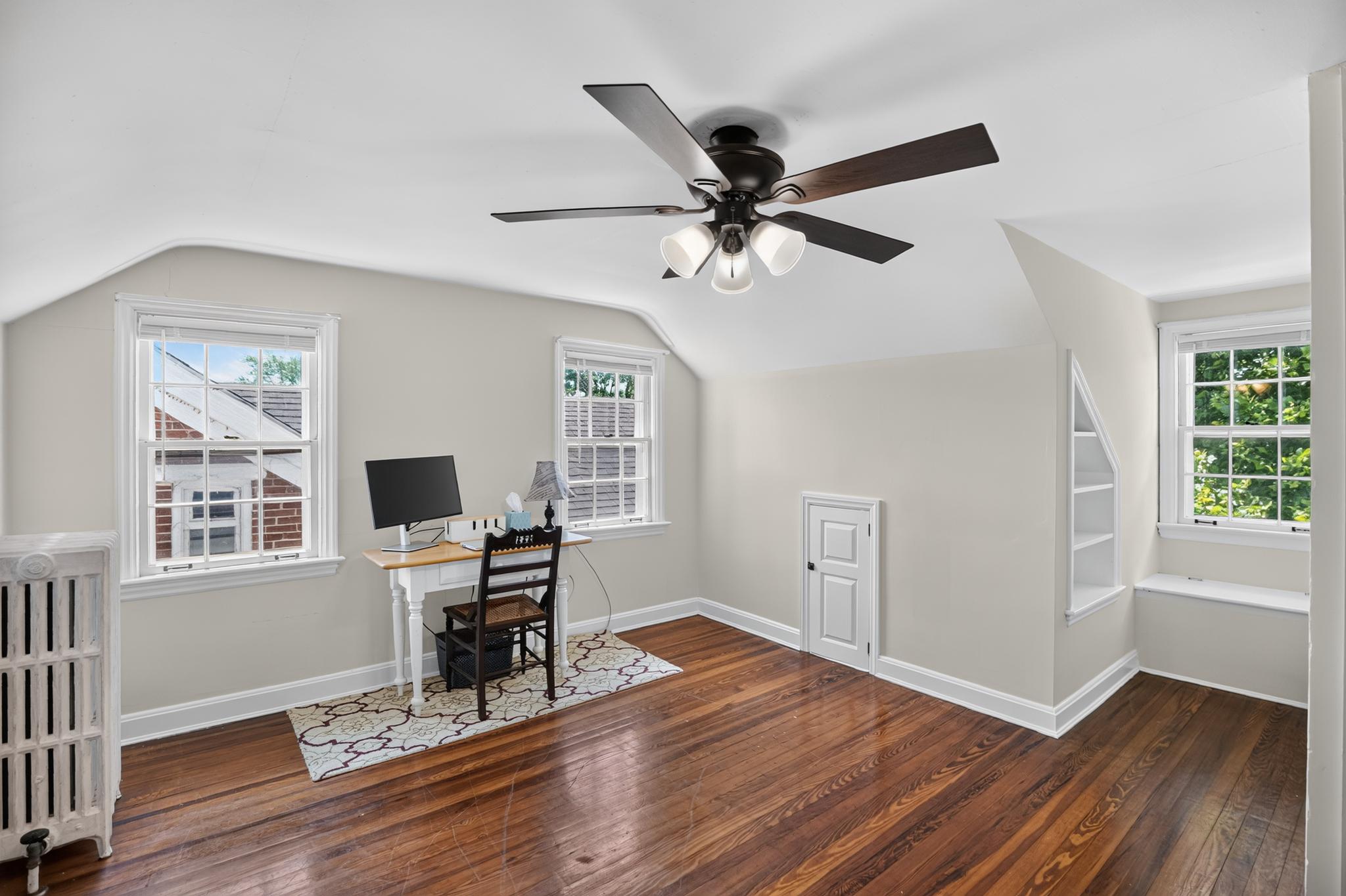 408 Pennsylvania Ave Property Photo 29