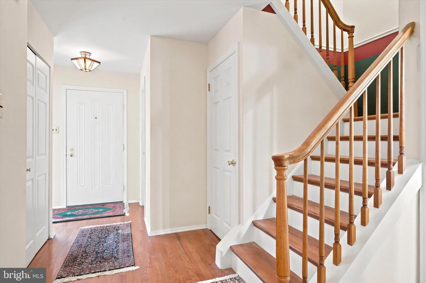 303 Hanover Ct Property Photo 4