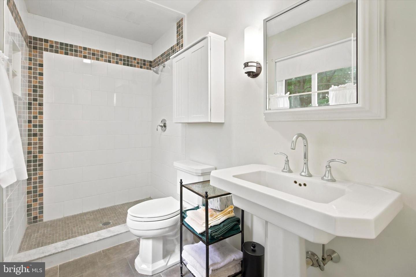 303 Hanover Ct Property Photo 17