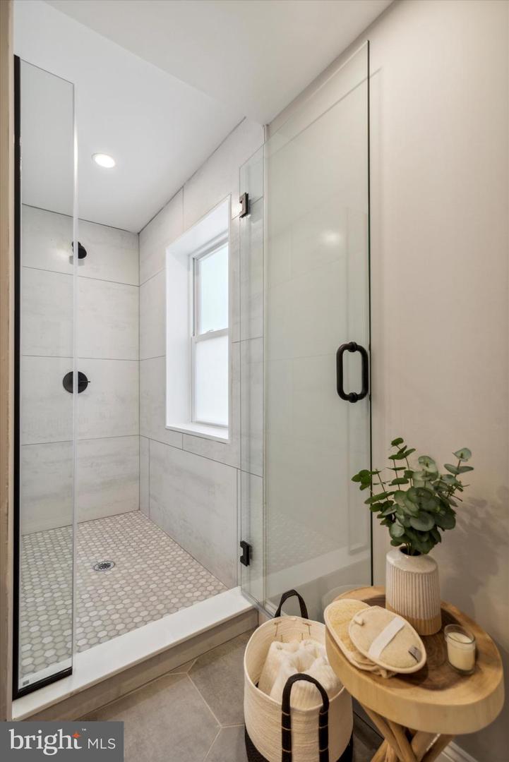 933 Henry Ave Property Photo 21