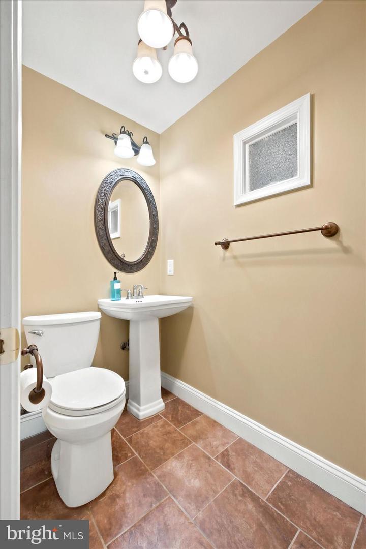 1264 Estate Dr Property Photo 15