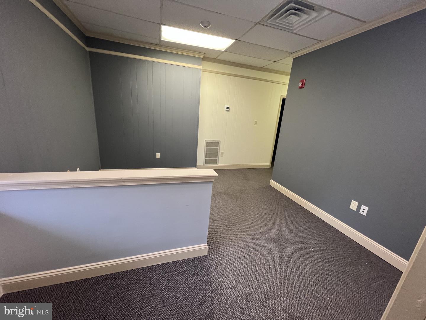 139 W Market St #first Floor Front Property Photo 3