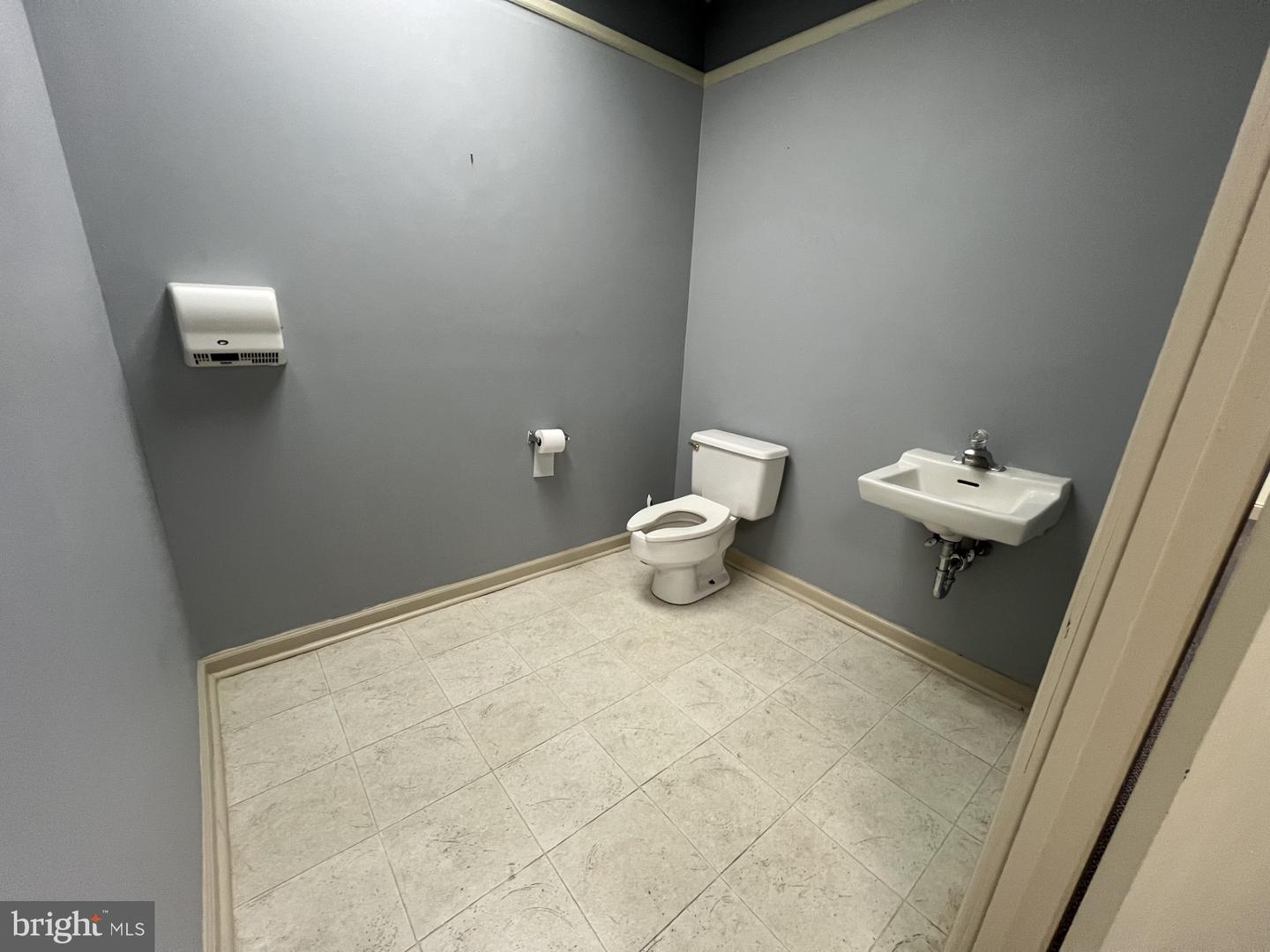 139 W Market St #first Floor Front Property Photo 12