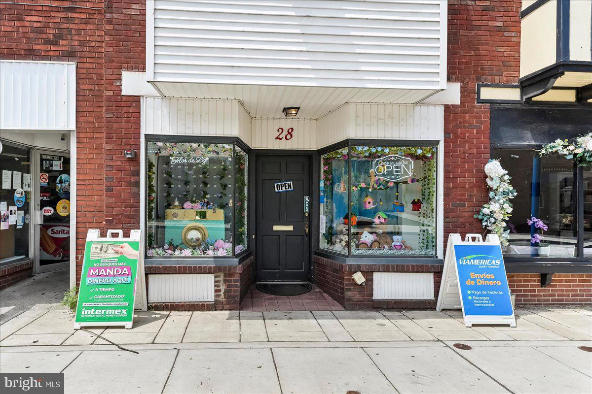 28 Gay St Property Photo 2