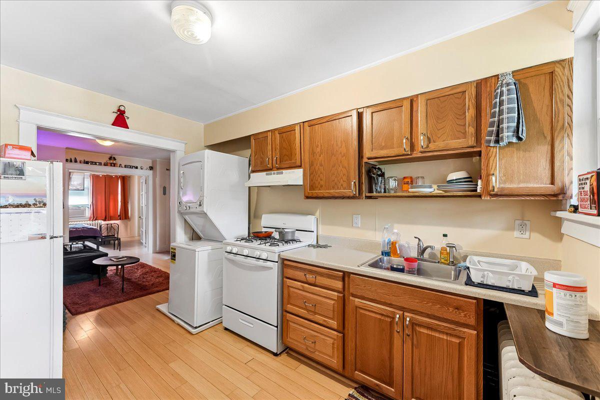 28 Gay St Property Photo 5