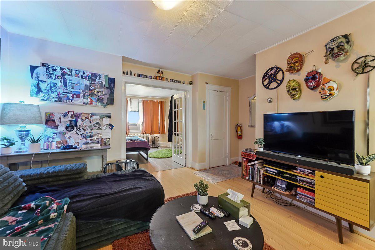 28 Gay St Property Photo 9