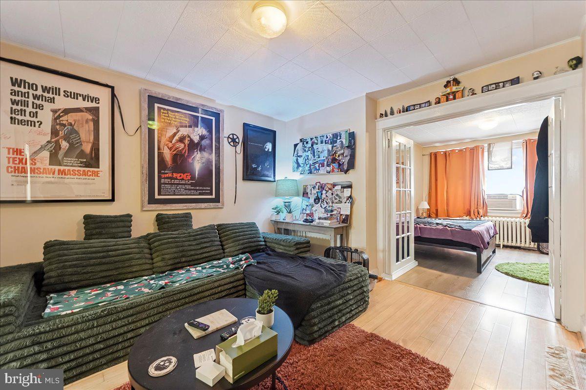 28 Gay St Property Photo 10