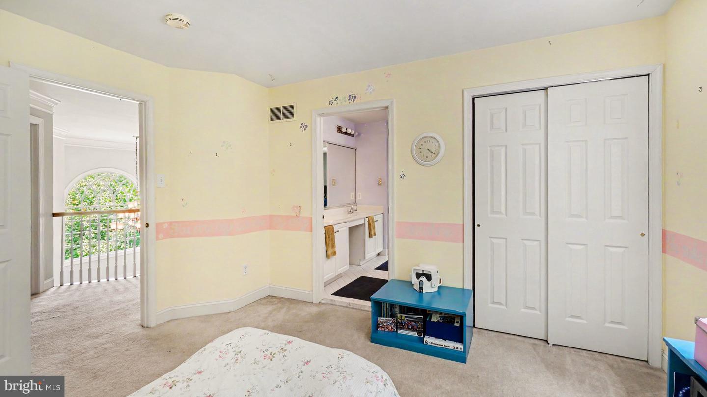 505 Springview Ln Property Photo 24