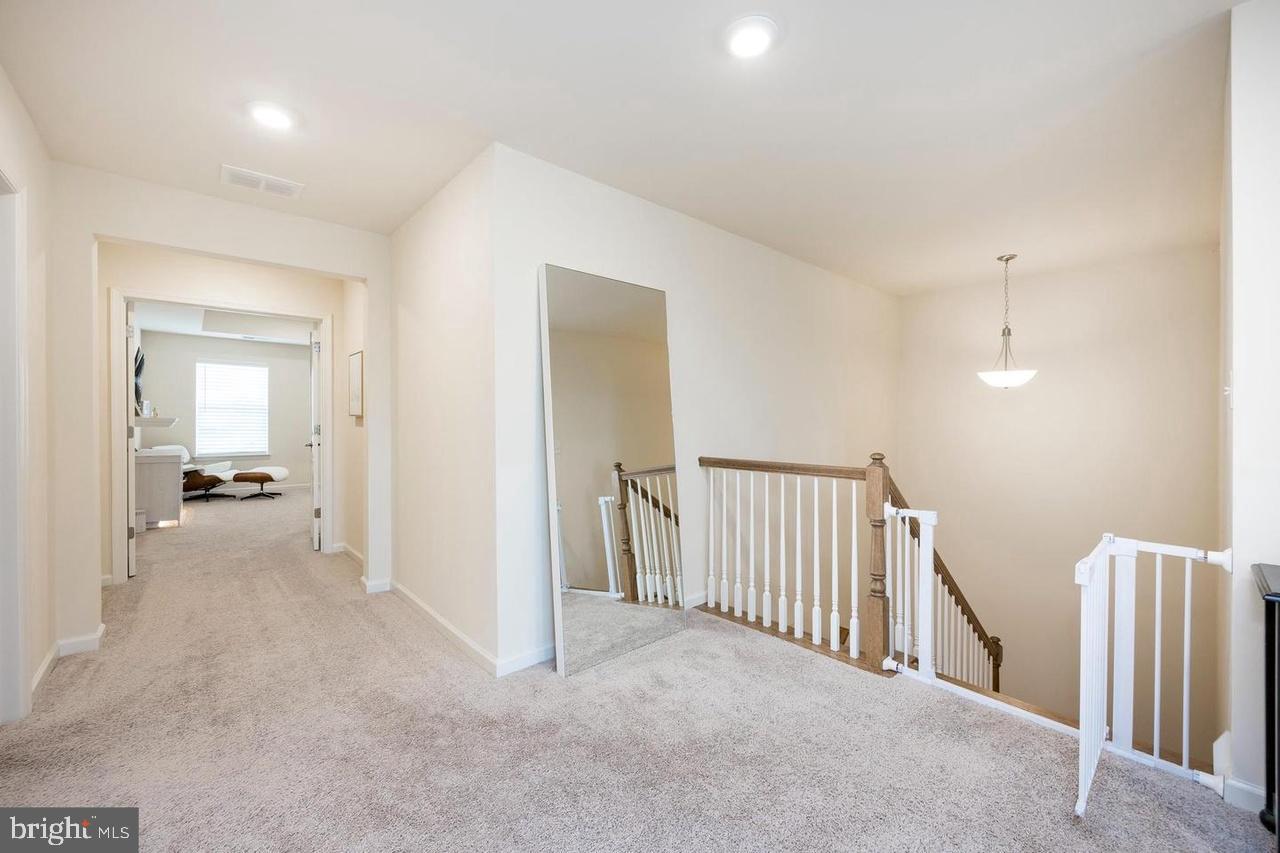 427 Lee Pl Property Photo 19