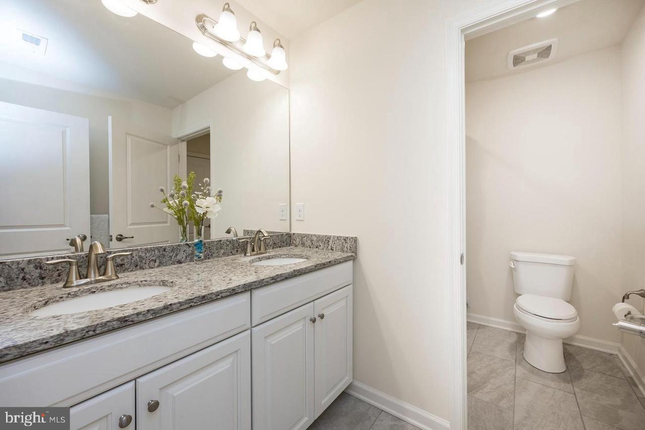427 Lee Pl Property Photo 25