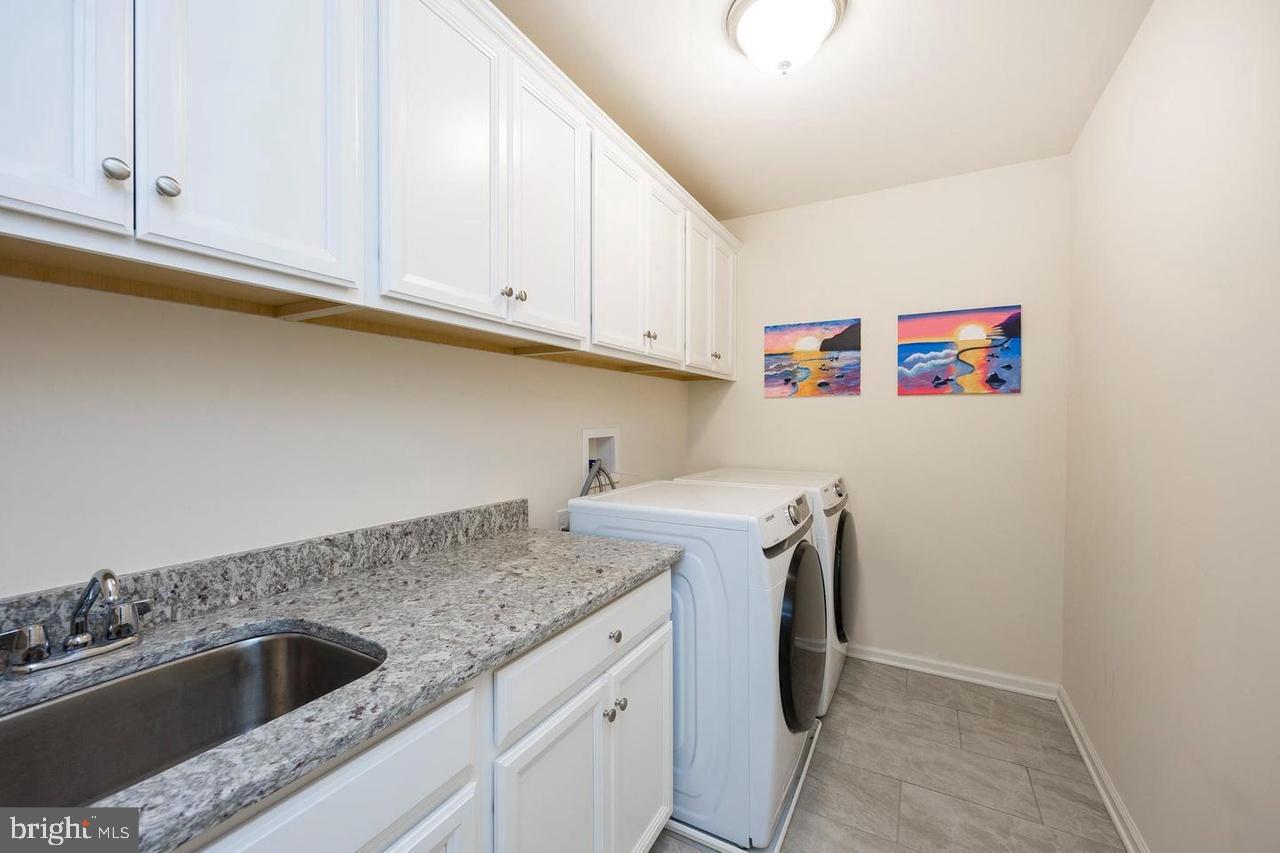 427 Lee Pl Property Photo 28