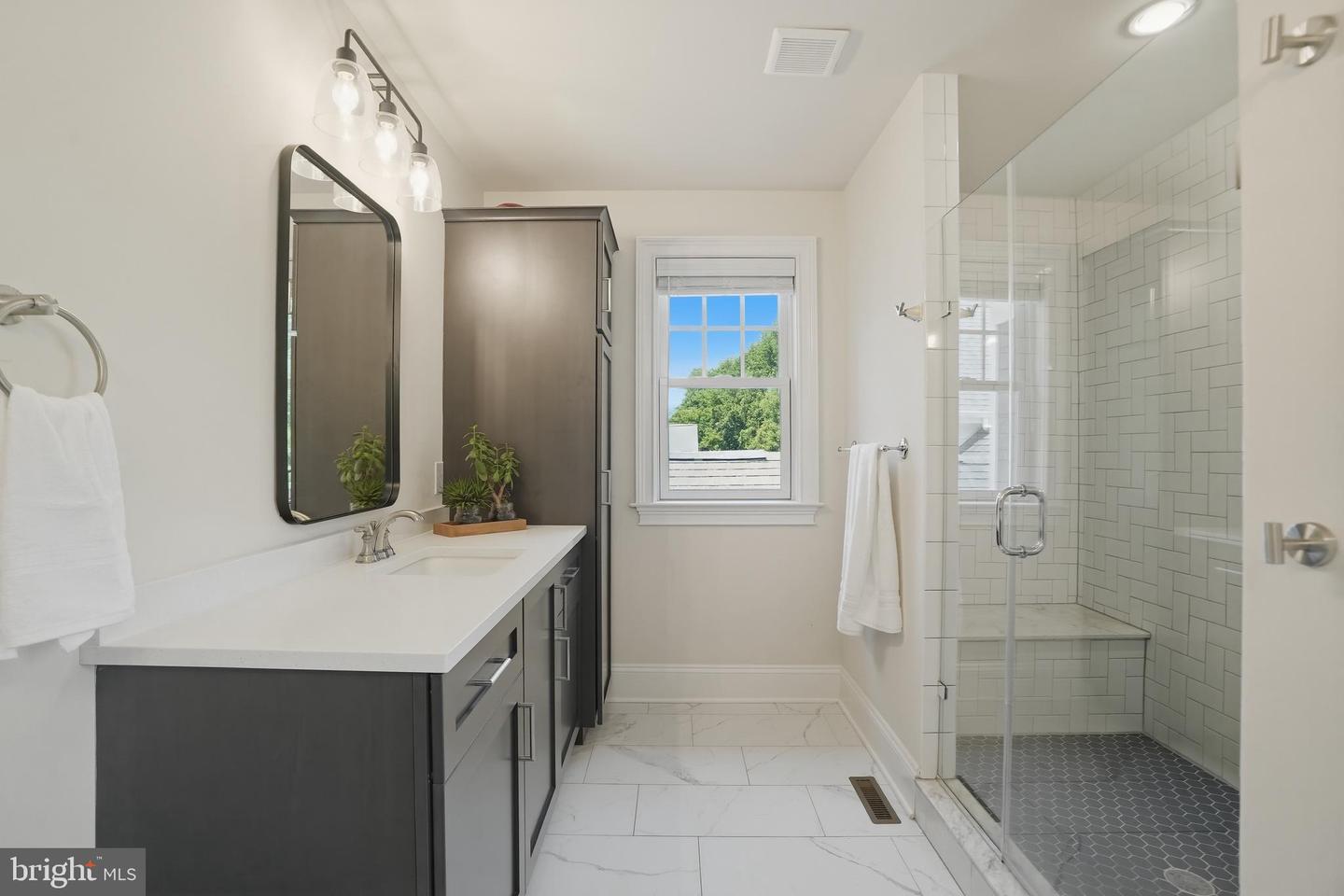 223 Daylesford Ct Property Photo 28