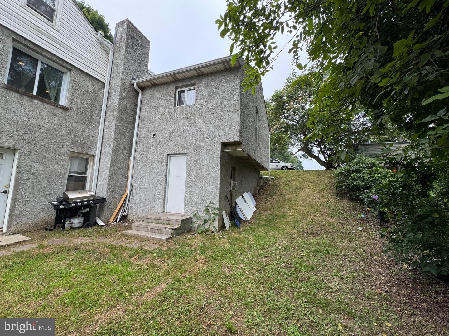 131 Modena Rd Property Photo 3