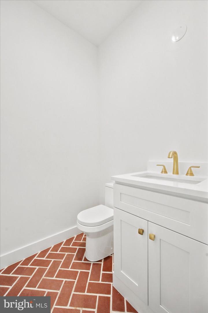 1756 Yellow Springs Rd Property Photo 12