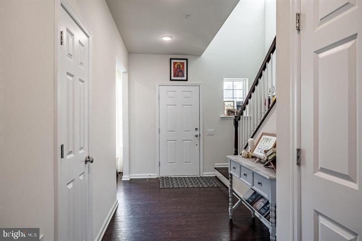 733 Sun Valley Ct Property Photo 5