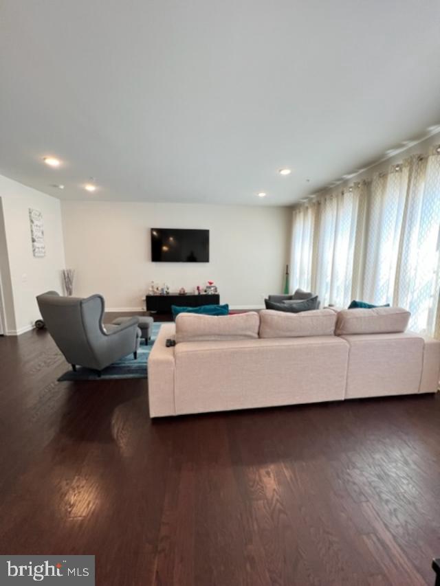 733 Sun Valley Ct Property Photo 8
