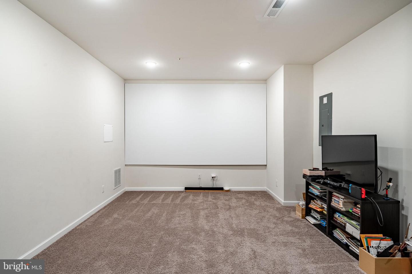 733 Sun Valley Ct Property Photo 28