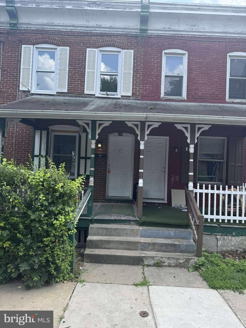 574 HARMONY ST Property Photo 1