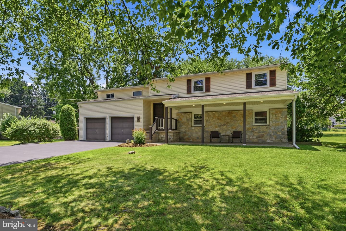 1286 Clearbrook Rd Property Photo 1