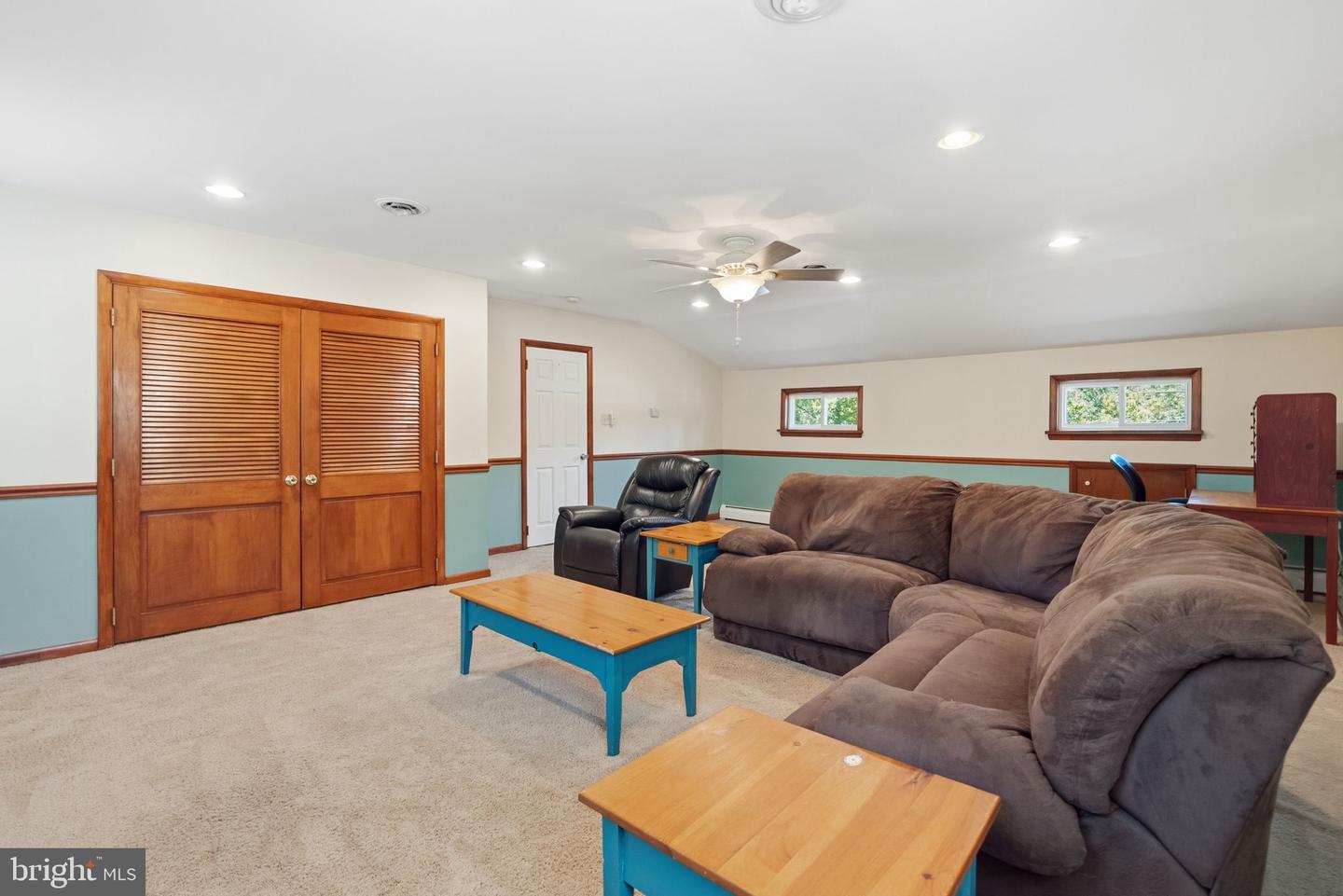 1286 Clearbrook Rd Property Photo 20