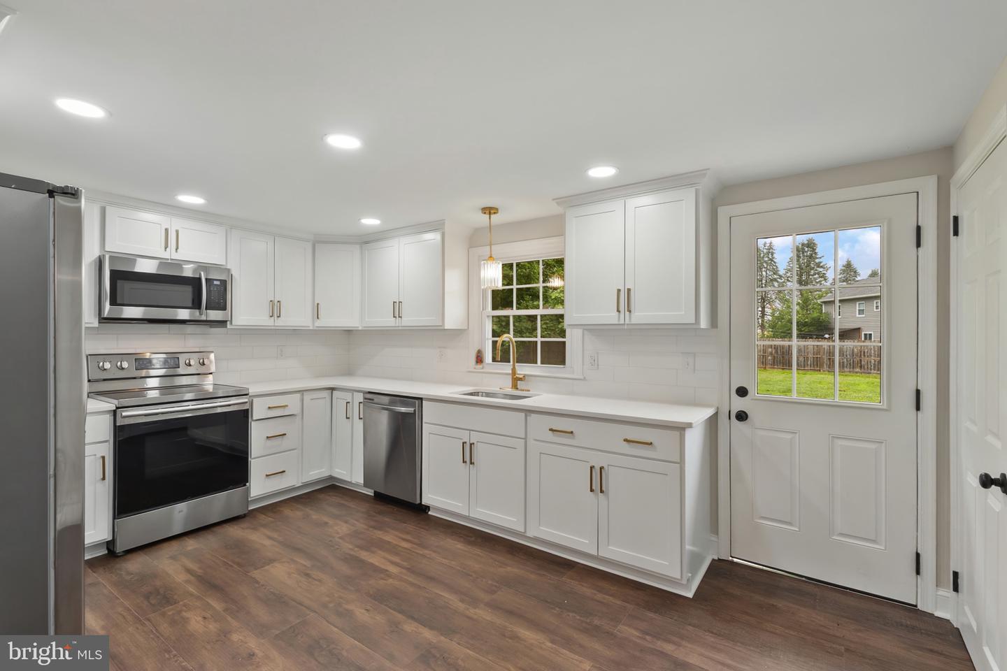 2014 Newark Rd Property Photo 8