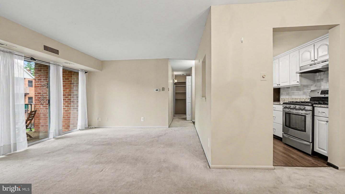 349 Drummers Ln #349 Property Photo 8