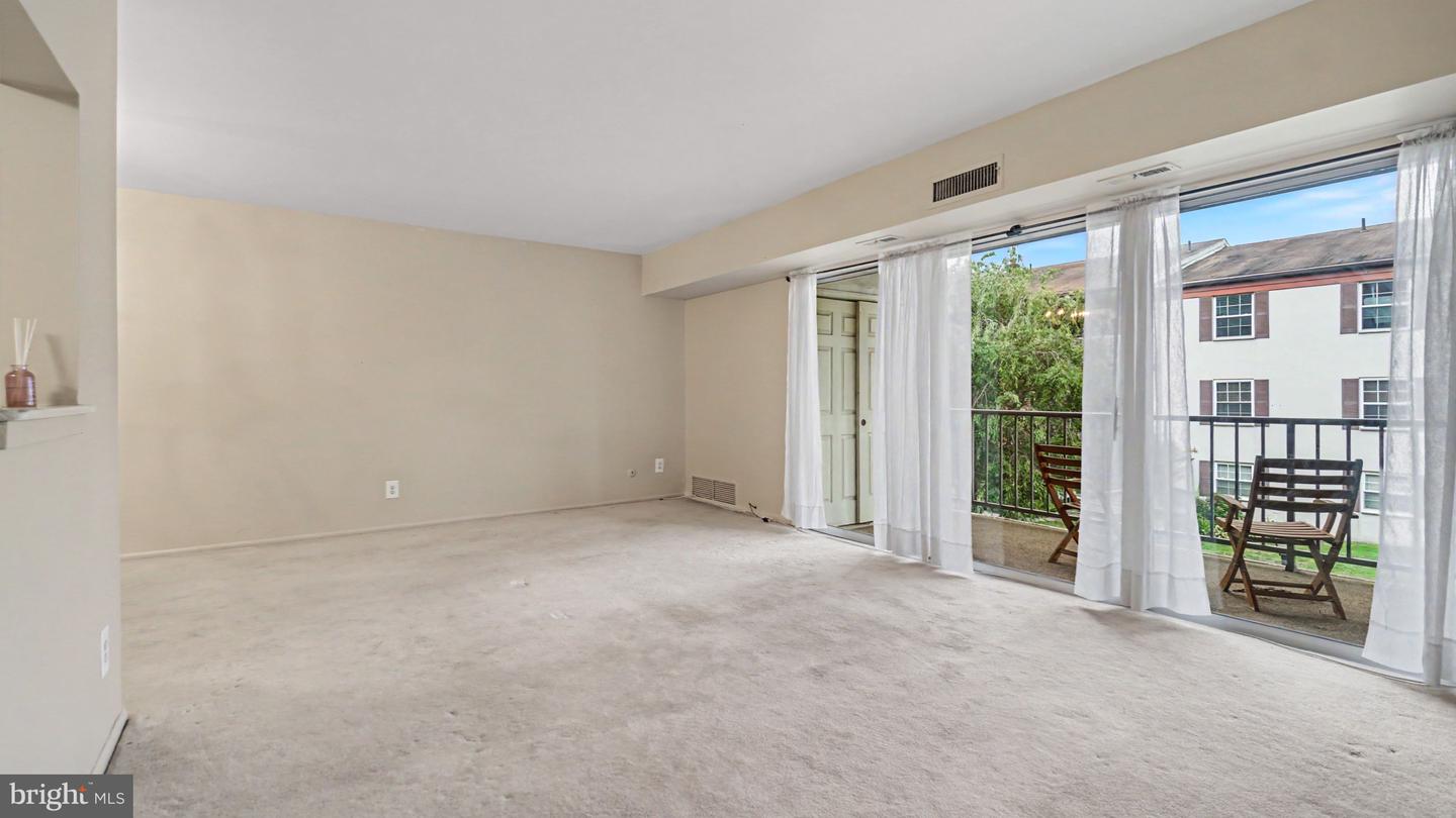 349 Drummers Ln #349 Property Photo 21
