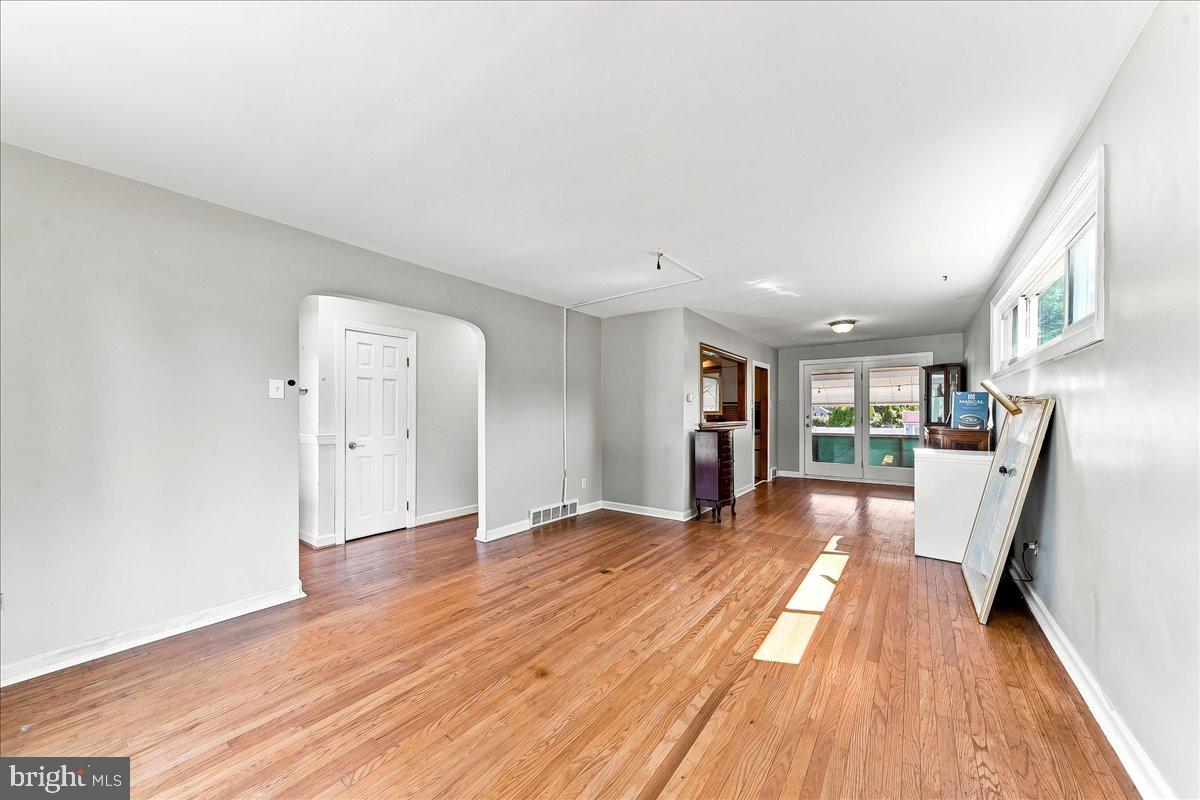 202 Ridge Ave Property Photo 4