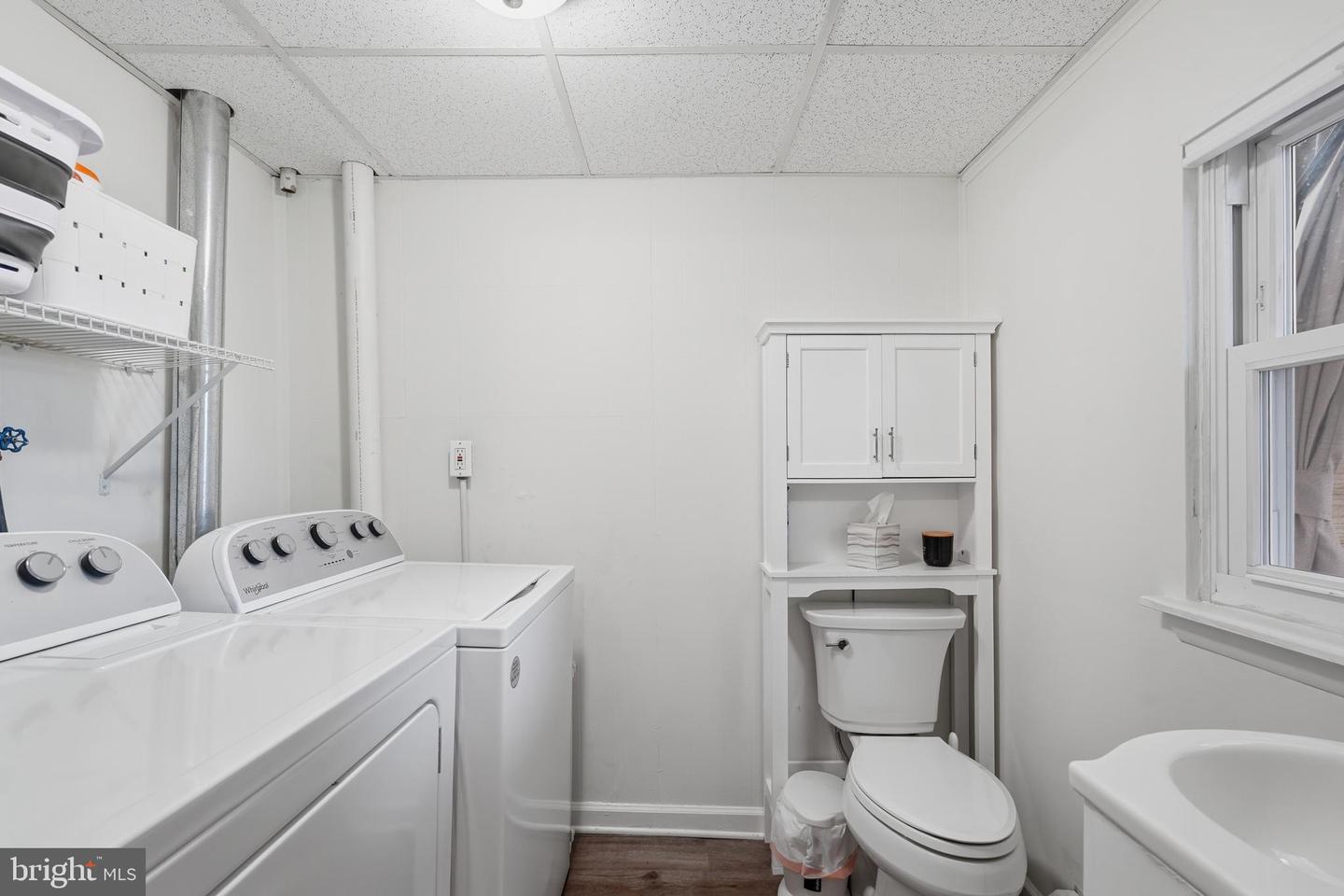 317 Hall St Property Photo 17